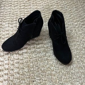 Black faux leather lace up black ankle boot